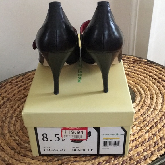 NWT Max Studio Pinscher Black Leather Heel - Picture 2 of 7